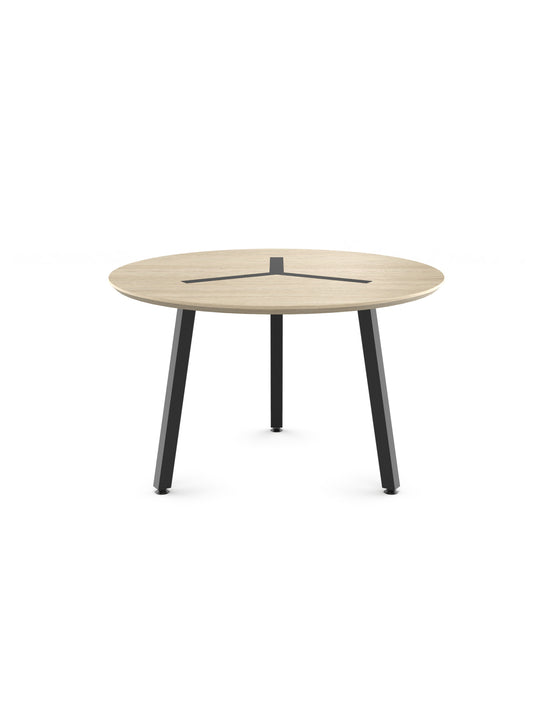  שולחן קפיטריה מעץ אלון עם רגלי מתכת שחורות