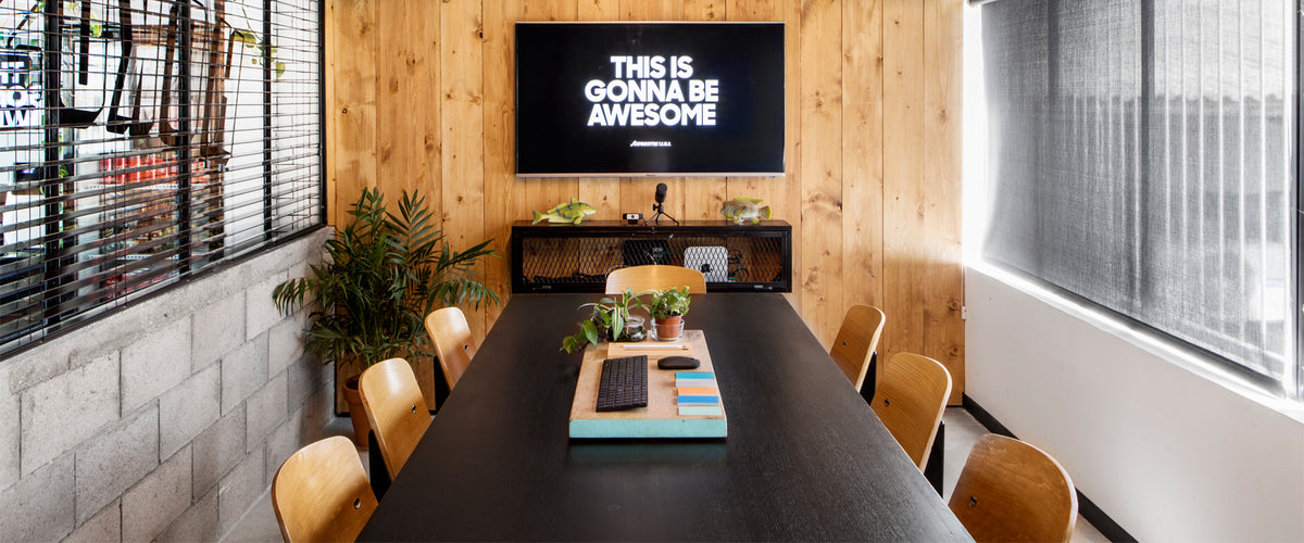 Awweesome Rack משרדי חברת Awesome – Rack and Tack