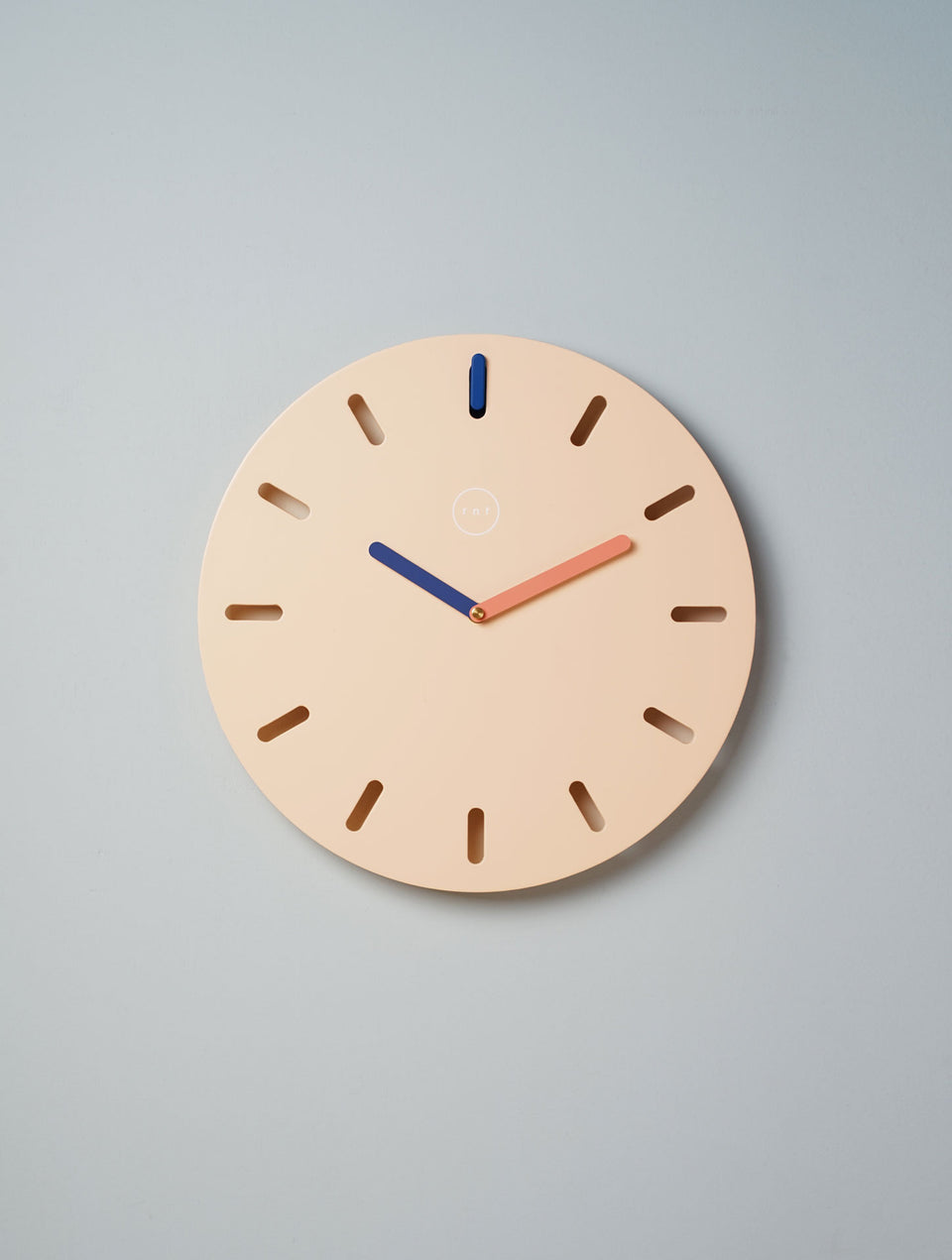 שעון קיר ורוד | Time Frame