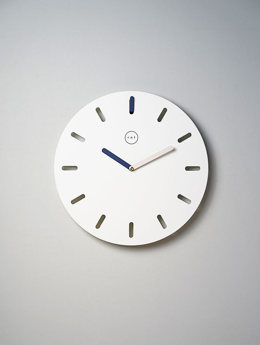 שעון לבן למשרד
